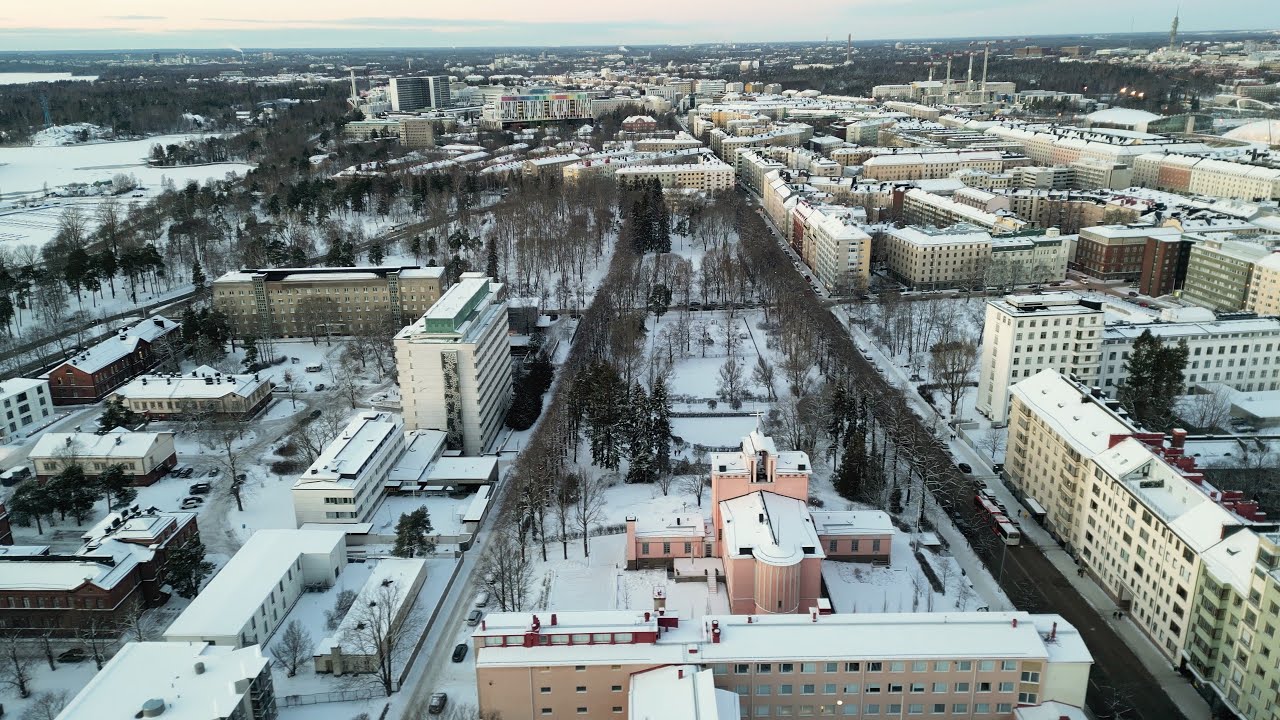Helsinki Taka-T&ouml;&ouml;l&ouml;, T&ouml;&ouml;l&ouml;ntori, Topelius Park and T&ouml;&ouml;l&ouml; Church, January 2025