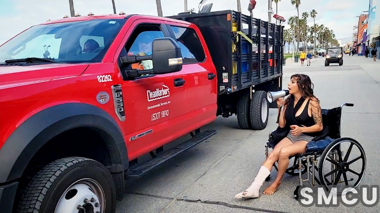 Venice Beach Hosts Weekly Friday Cleanup of Homeless Encampments