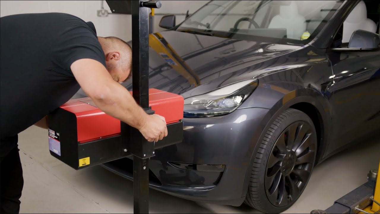 [EN] How to check your headlight alignment | Masters of Motion