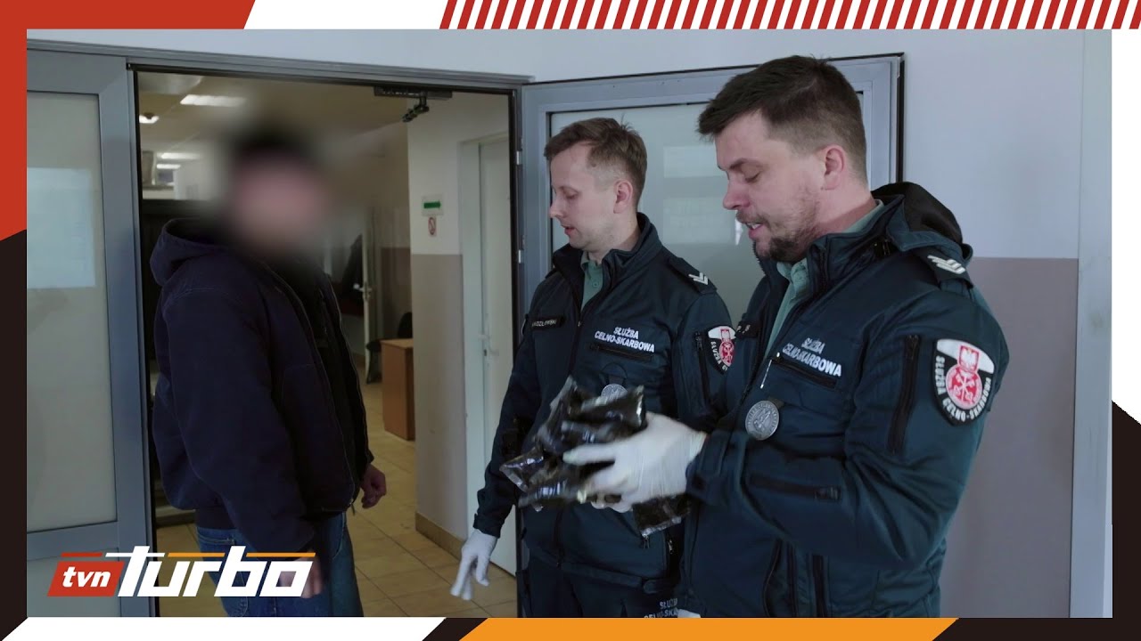 Rewizja osobista ujawniła to, co kryły szerokie spodnie kierowcy! 🚬| Nic do zgłoszenia