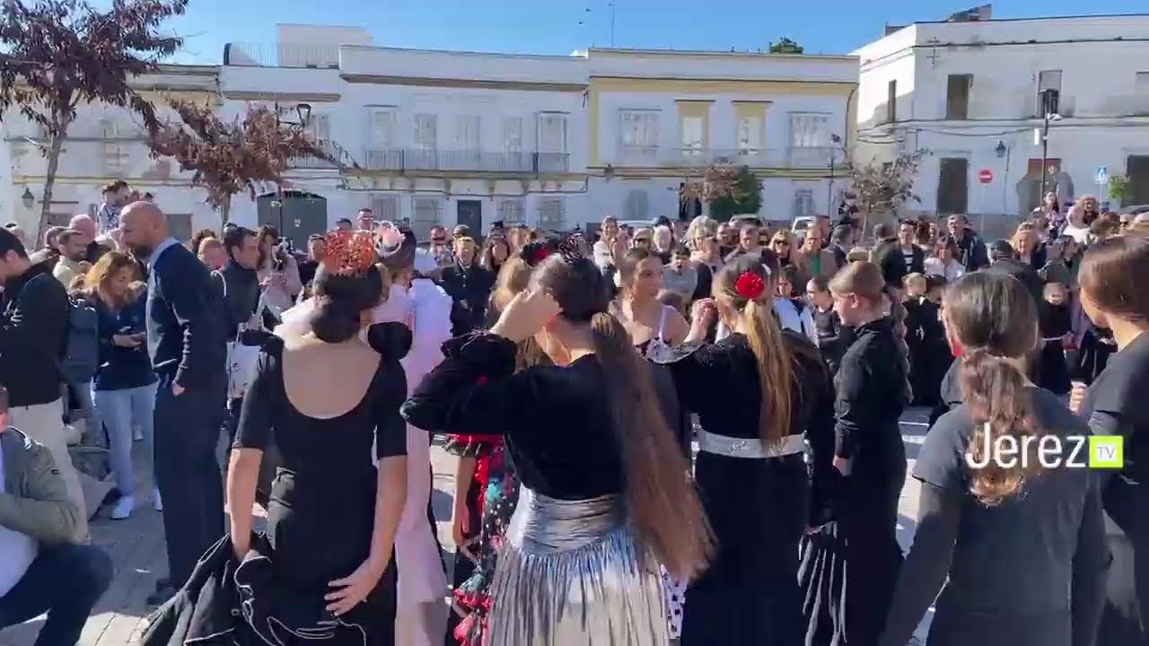 DIRECTO | Homenaje a Lola Flores, espectacular FlashMob Flamenco de la Escuela de María José Fran…