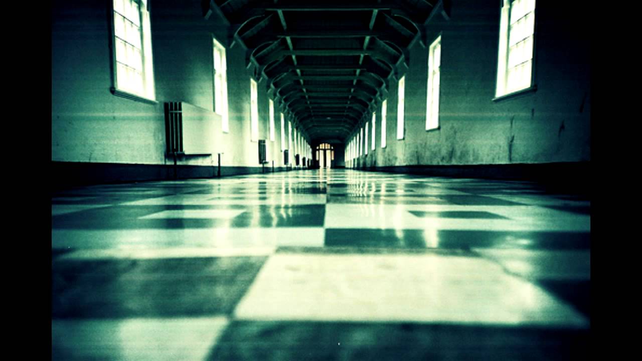 Holophonic Sound (3D) - Psychiatric Hospital - Madness