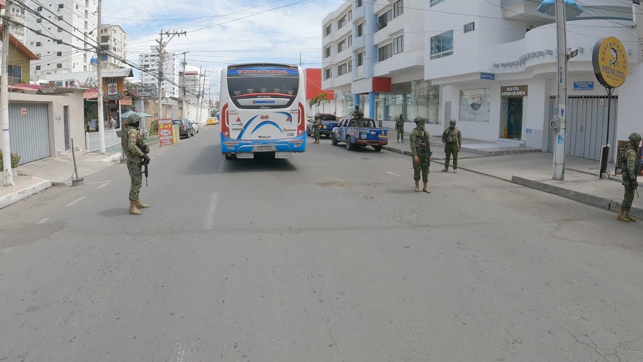 What's happening on the streets in Salinas Ecuador. {Bonus Footage} #ecuador #epats #ecuadorexpats