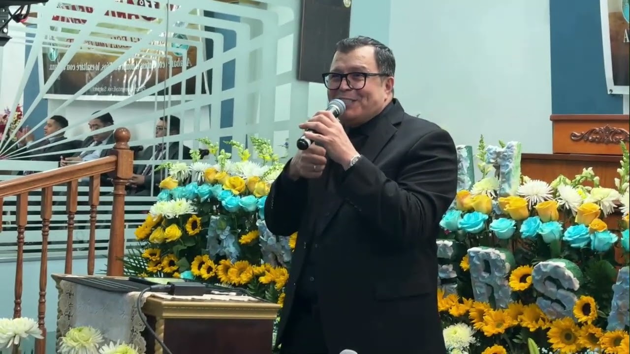 Leonel tuchez  En iglesia Jovenes cristianos 7604 13 av brooklyn NY