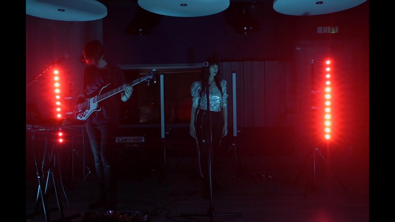 Tempers perform alternate version of 