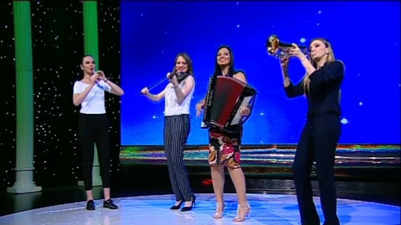 Rumenka kolo - Danijela Veselinovic, Sandra Milosevic, Jelena Urosevic i Neda Nikolic