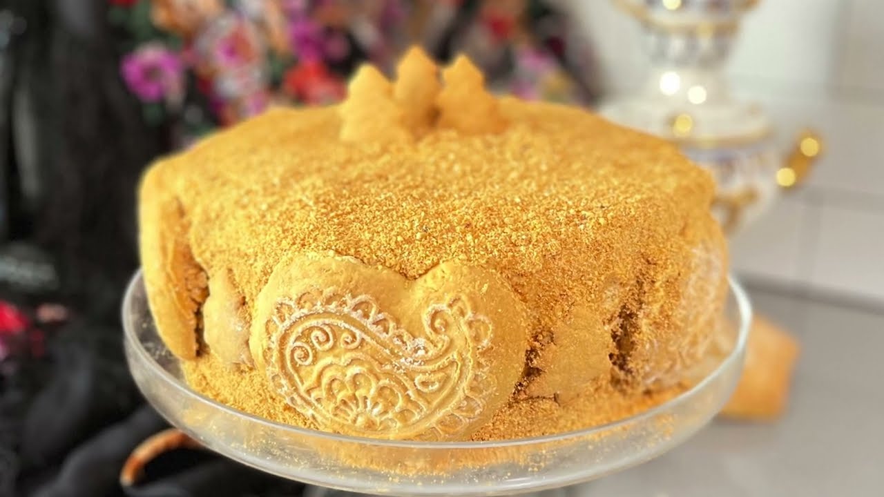 Russian Honey Cake (Medovik) - A Sweet Delight from Slavic Cuisine ❇︎ Медовик ❇︎ Медовый торт ❇︎Home
