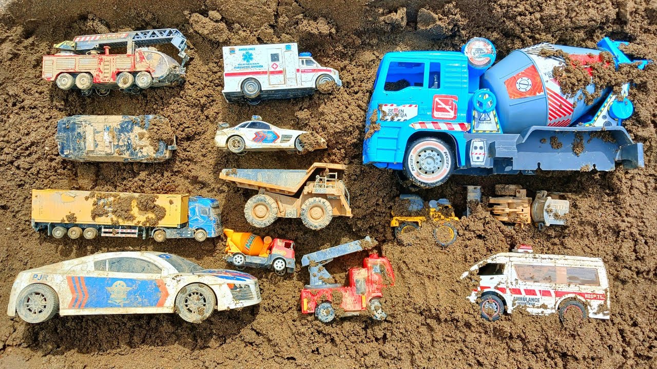 Temukan Mainan Terkubur, Truk Molen Besar, Truk Kontainer Panjang, Truk Tambang, Mobil Polisi. 