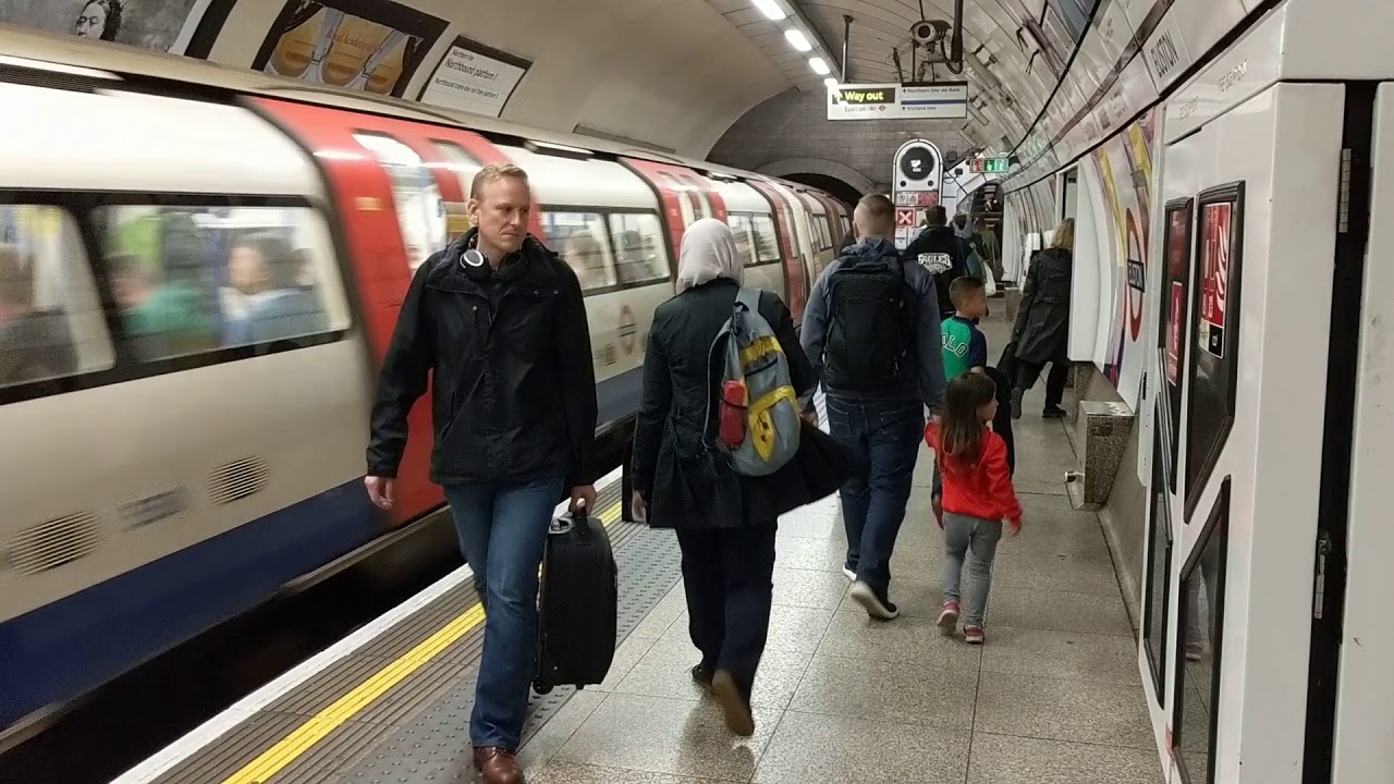 5 Euston Station, London Underground tube trains, Northern Line, going north.