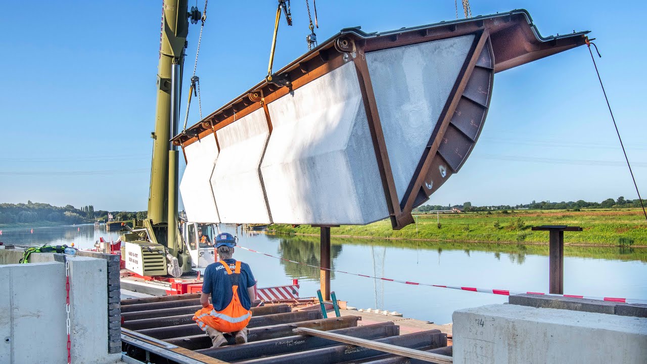 Ploegam | Aanleg kleppen zelfsluitende waterkering