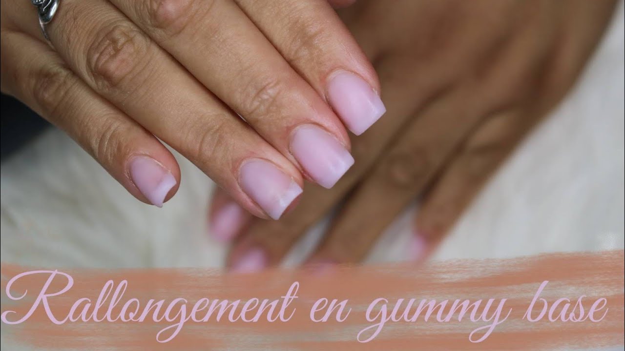 RALLONGEMENT EN GUMMY BASE AU CHABLON | Ongle24