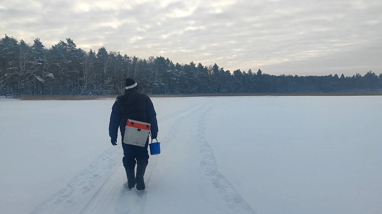 Зимняя рыбалка на озере