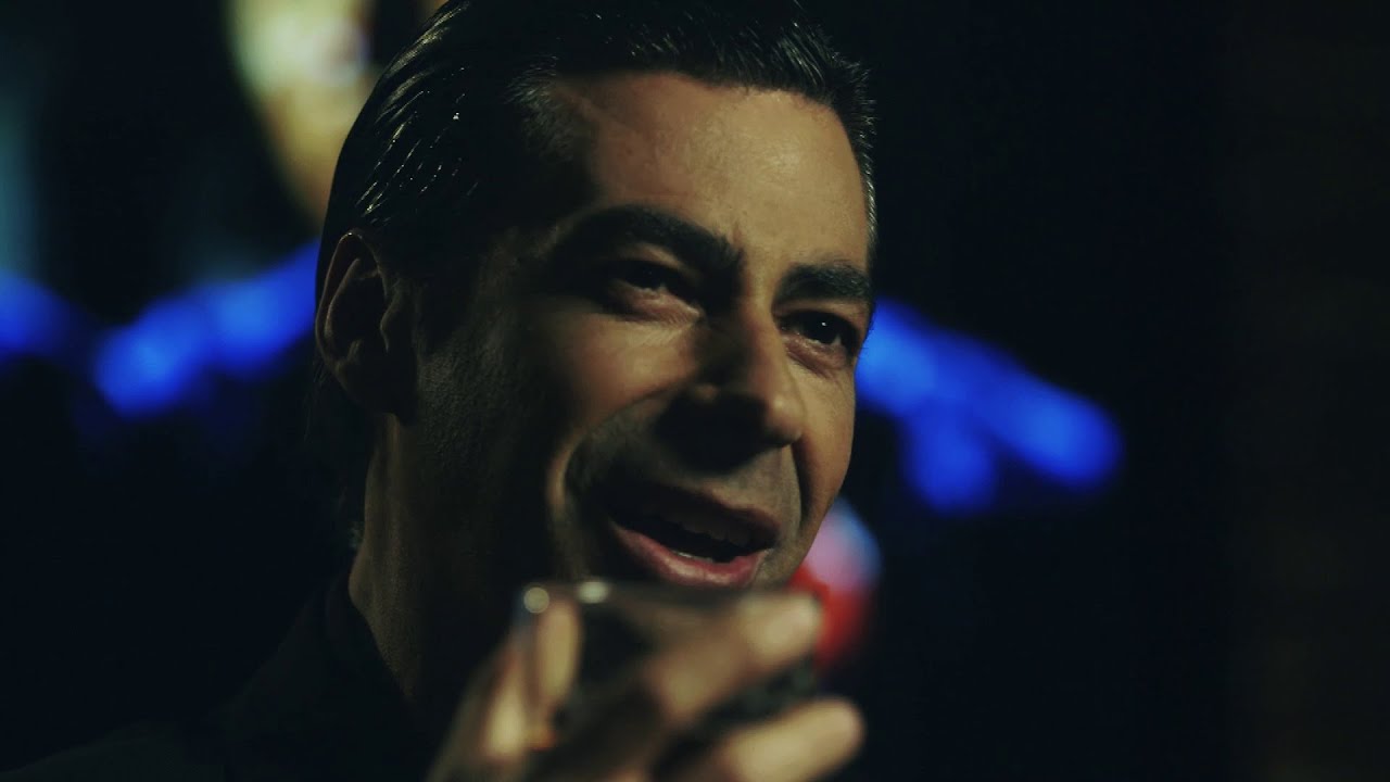 El Rey Network Presents: Dario Cueto hosts Five Fingers Of Death