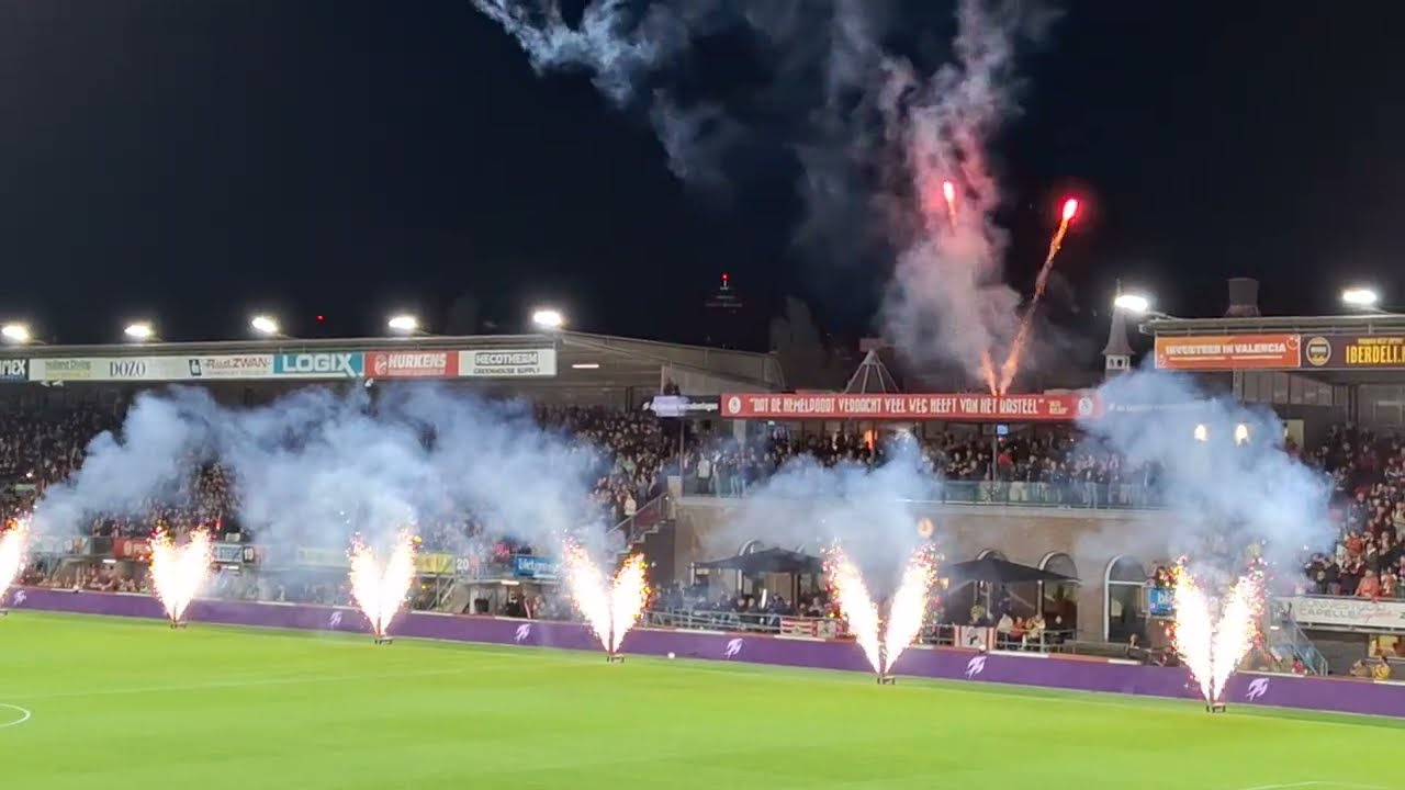 opkomst Sparta Rotterdam met de Sparta Marsch