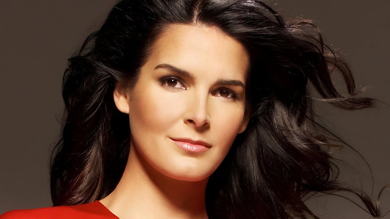 ANGIE HARMON 🔥 Rare G-Strlng & Bikini Moments Leave Nothing to Imagination