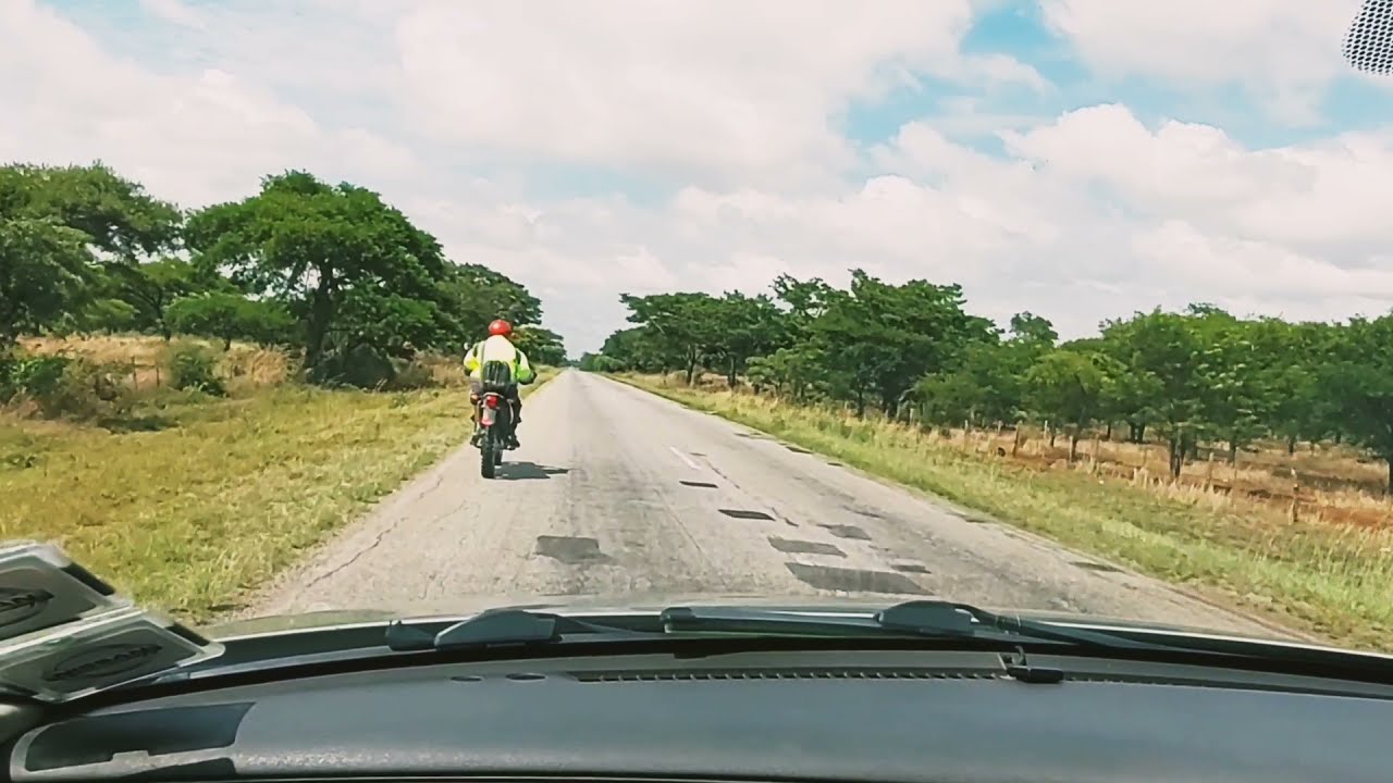 Countryside Road trip Mahusekwa Zimbabwe