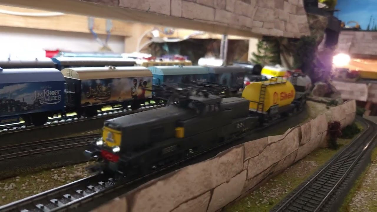 BB12000 al traino di cisterne sul Plastico ClaLu!#marklin #modelleisenbahn#plasticoferroviario#treni