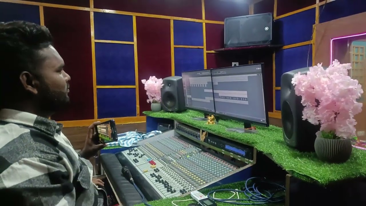 Sanjukta studio ସିଶାଖାଳ  live track   ନିବାସ ଦାଦା and ପିଣ୍ଟୁ dada