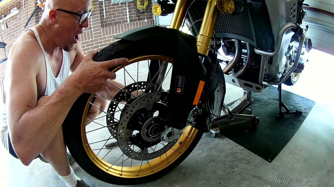 BMW F850GS Front wheel Installation