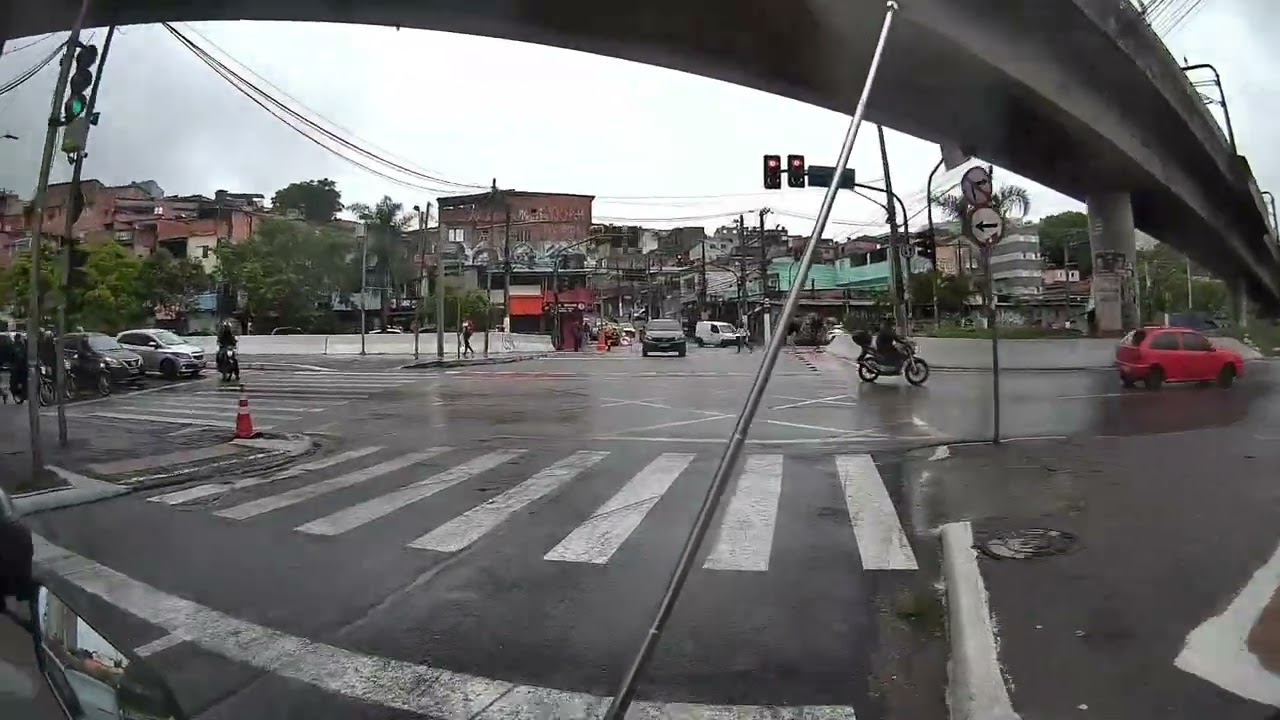 Carro errando na entrada 