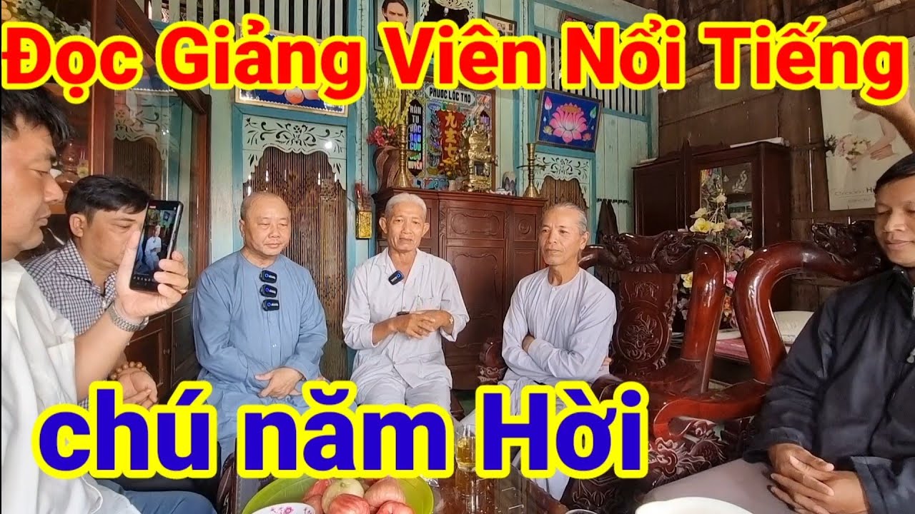 Chú năm Hời cụ đọc giảng viên truyền cảm ,nói lên ý nghĩa tu hành giải thoát