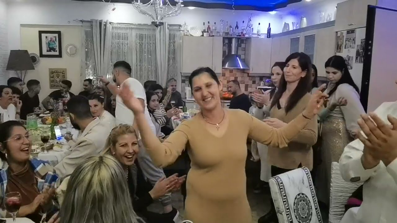 η κουμπαροι  οικογένεια μποϊ