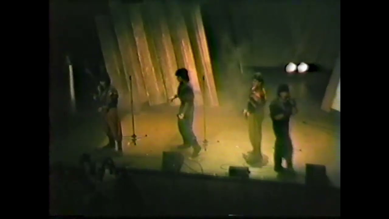 Los Chicos Frente al mar Puerto Rico 1985