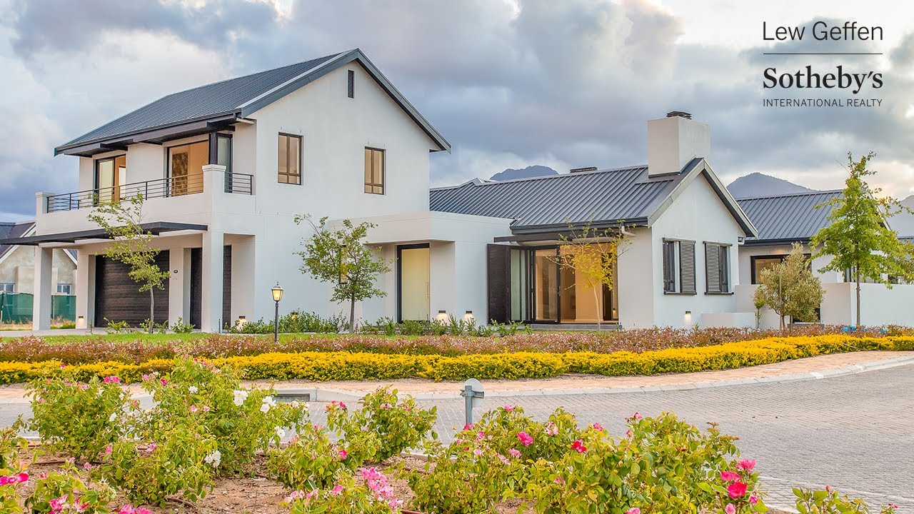 Experience Unrivaled Luxury in Val de Vie Estate | Lew Geffen Sotheby's International Realty