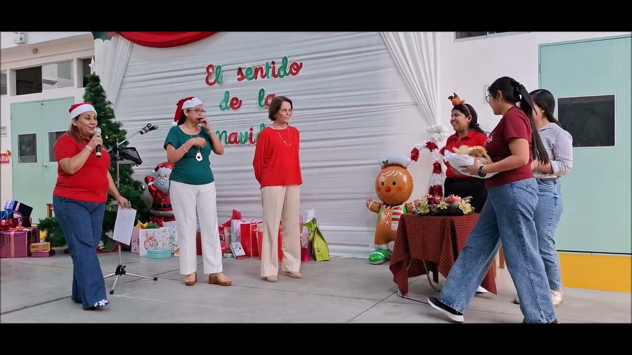Representación de Adviento de Nido Aurora en Celebración de Navidad de UOAS