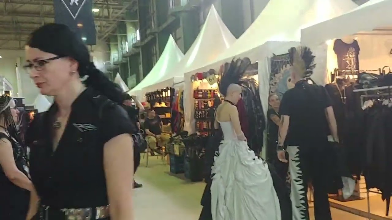 Impressionen aus der Verkaufshalle zum 29.Wave-Gotik Treffen 2022