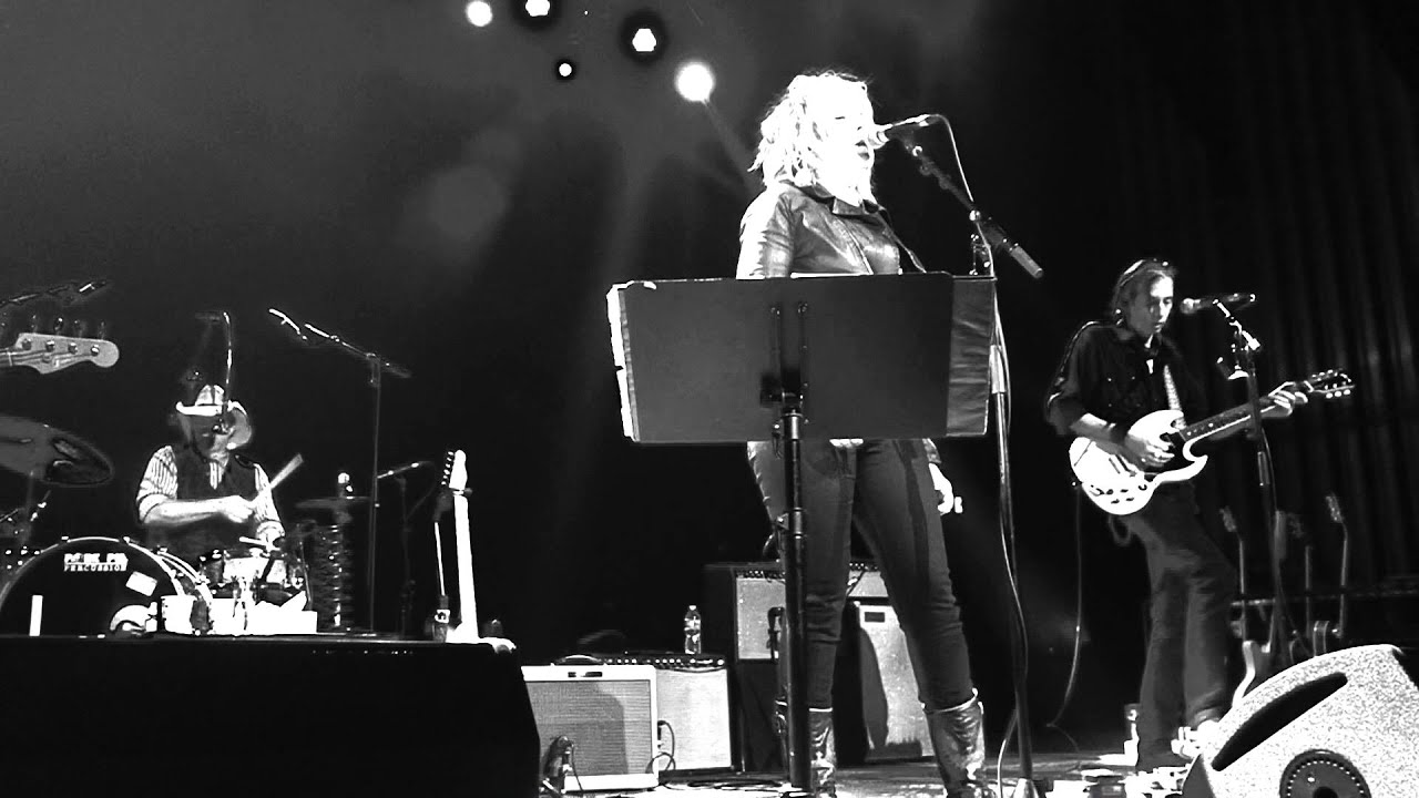 Lucinda Williams - Dust - College Street Music Hall - New Haven CT - 3.12.16