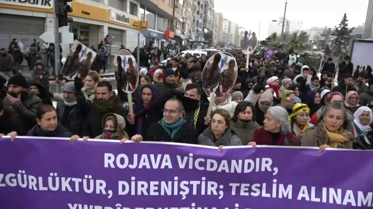 Rojava'ya dönük saldırılara karşı halkımızla beraber Kızıltepe'de yürüyoruz