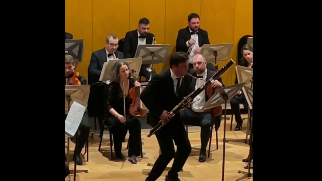 KOZELUCH  Bassoon concerto 3 mvt. Roman Reznik