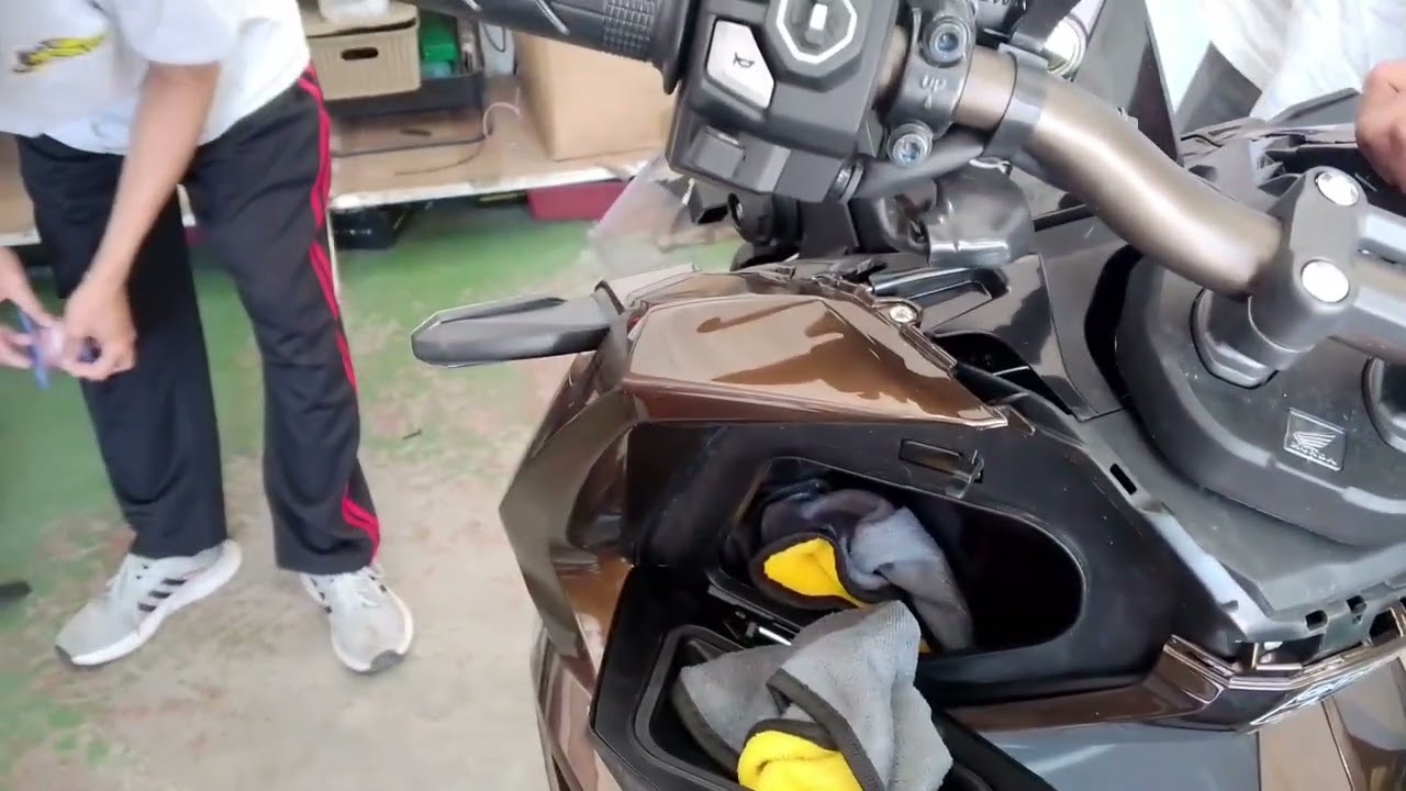 Honda ADV 160 Road sync new version fairings in/fairings out 