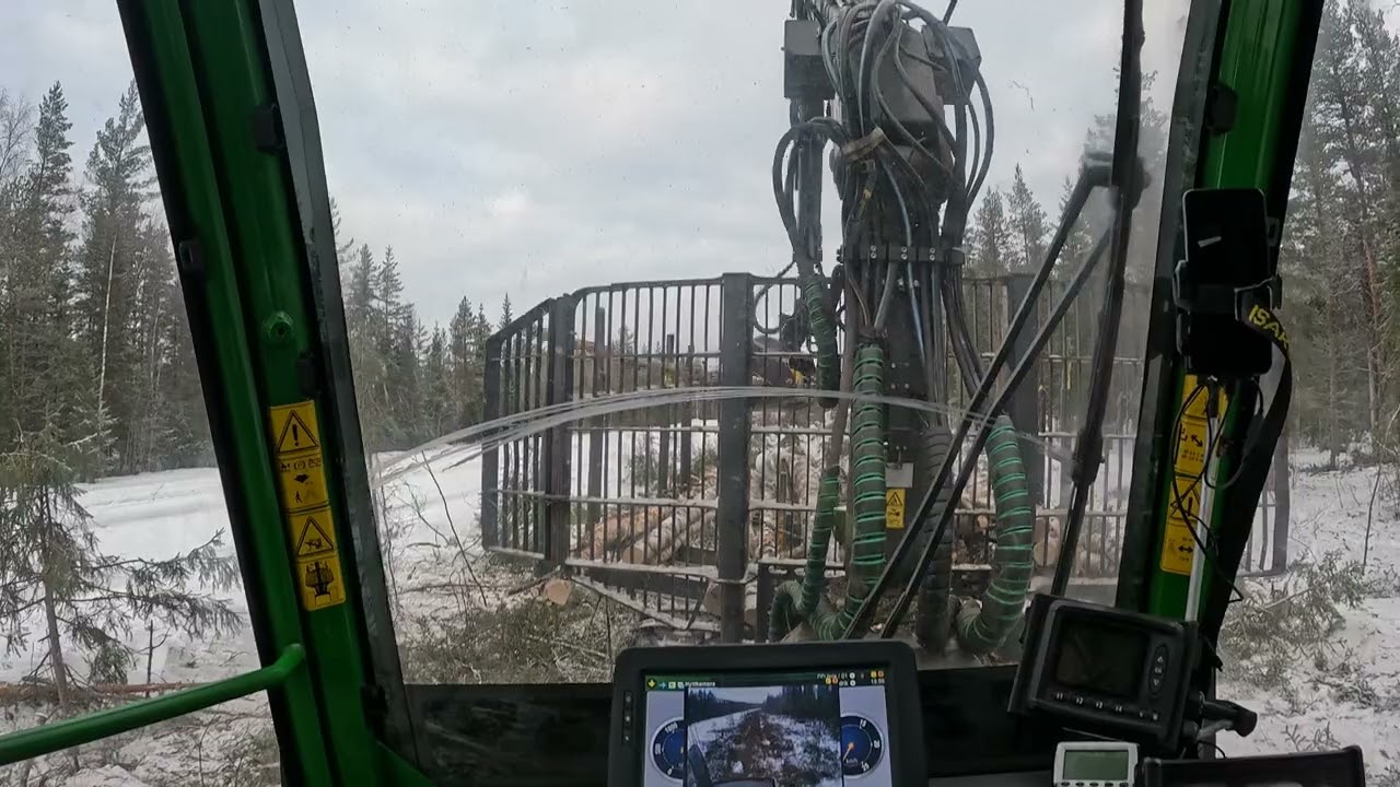 John Deere 1510G Forwarding Pt.2