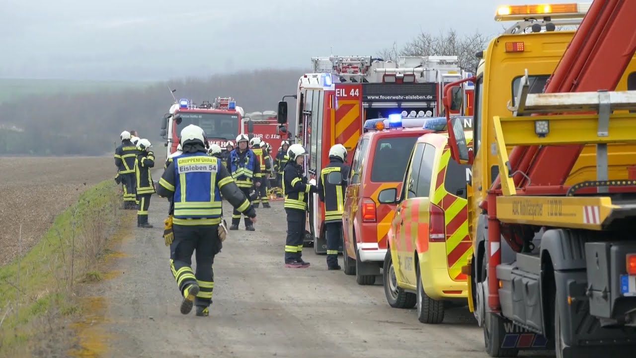 PUNKTum  Schwerer Unfall auf  B180 nahe Eisleben