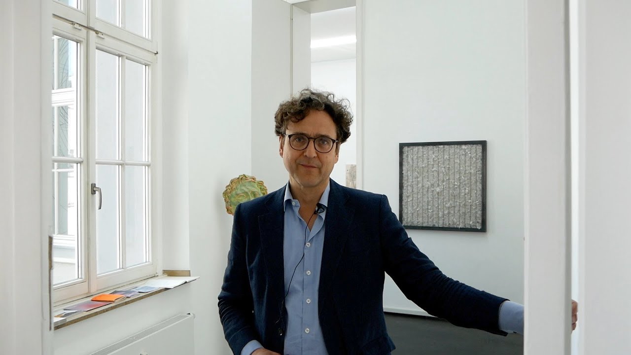 A Short Introduction to the Group Exhibition 'Straight Flush'