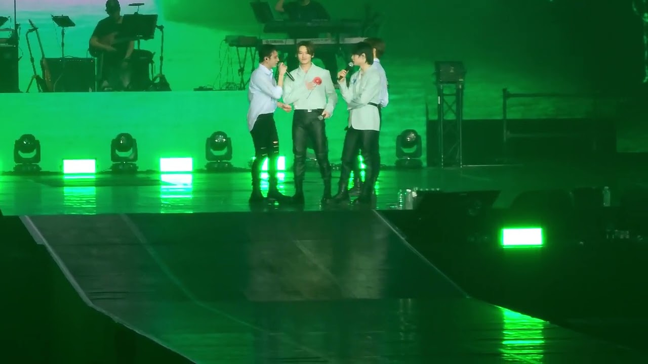 Connected by Chan and Ditto by Leeknow / 2nd world tour Maniac in BKK day1