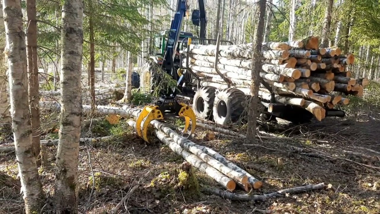 Valtra 900  Kesla 104HD
