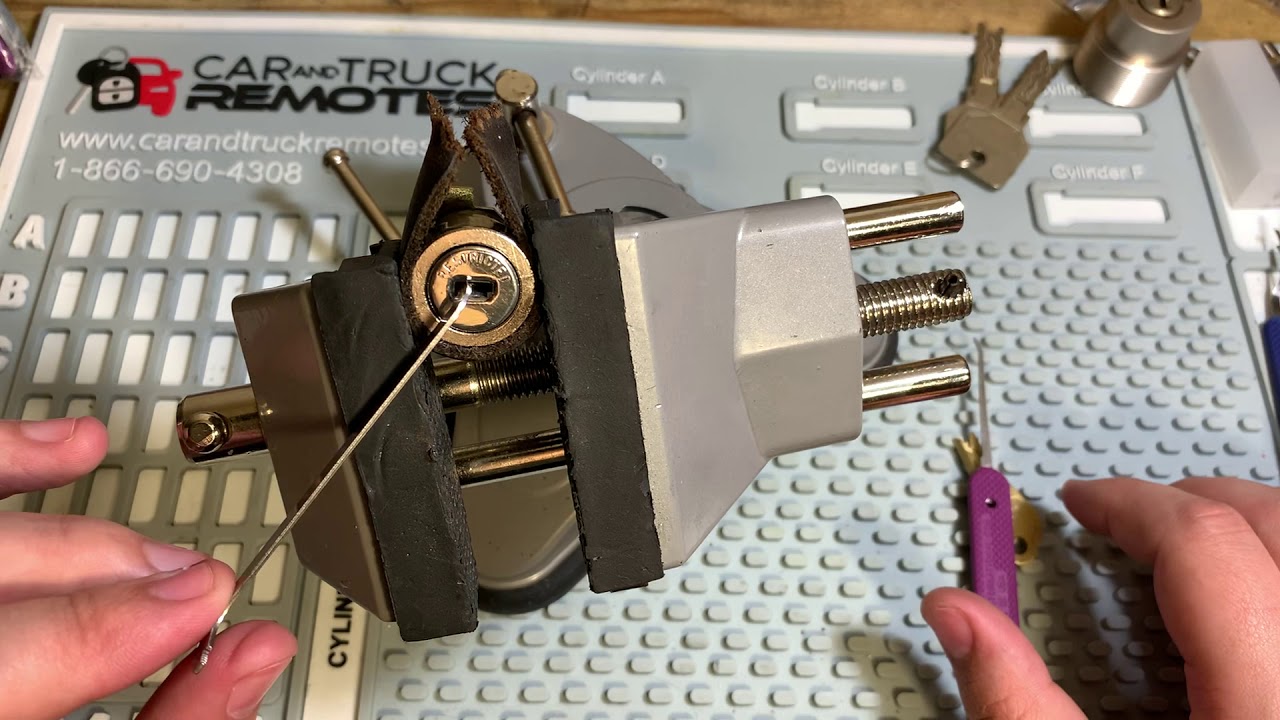 Bell Lock (Duncan) with 6 Bars Wafers Picked