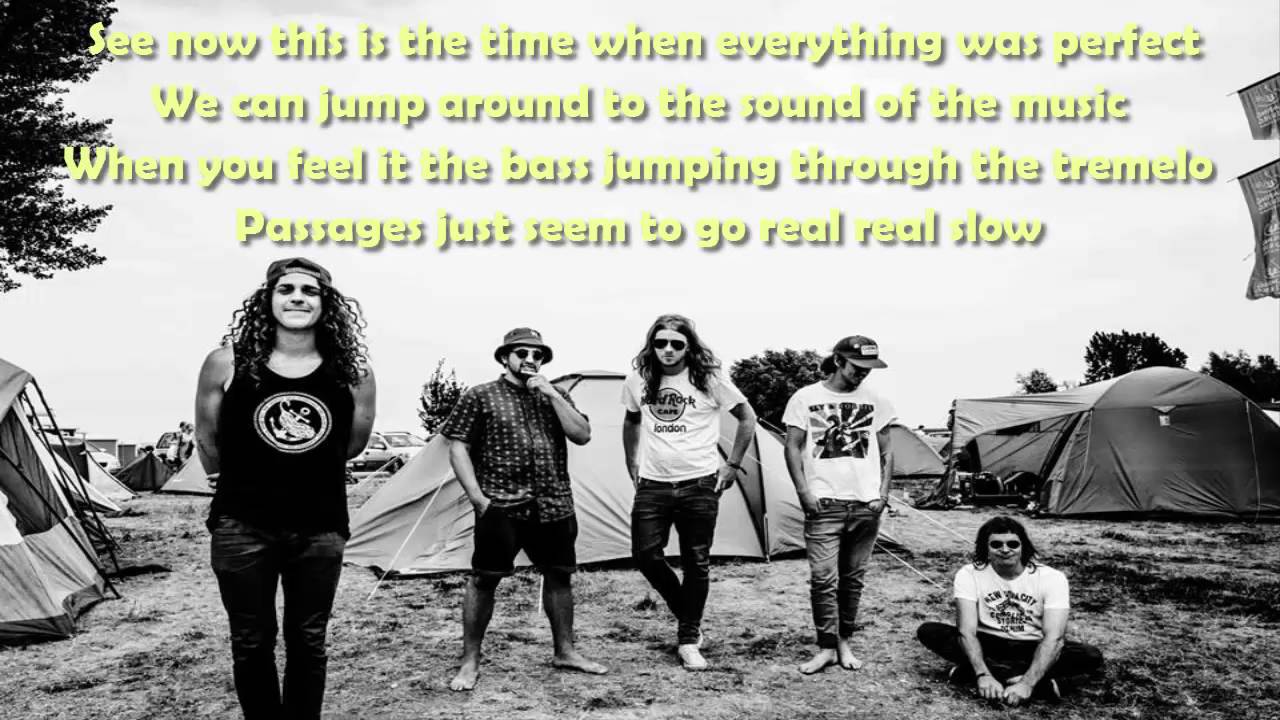 STICKY FINGERS - AUSTRALIA STREET (Lyrics)