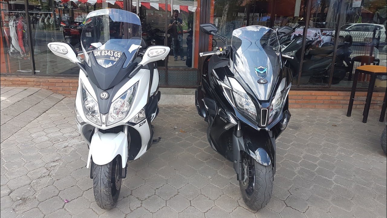 Kymco Downtown 250cc Versus SYM GTS 250cc