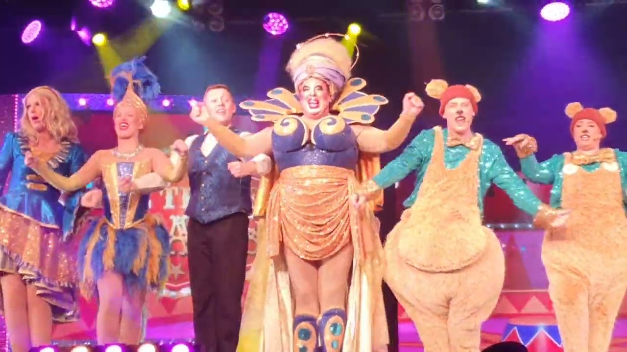 Butlins, Goldilocks Pantomime, October 2023