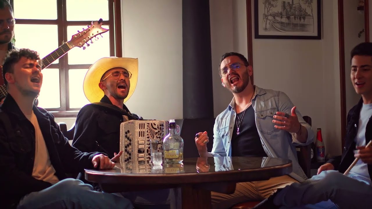La Rese&ntilde;a - En El Espejo ft. Juan Diego Moreno (Los Rolling Ruanas)