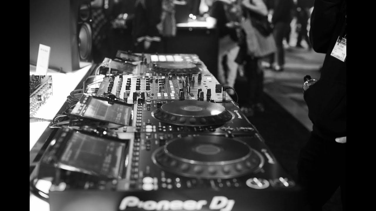 Pioneer CDJ-3000 & DJM A9 Set
