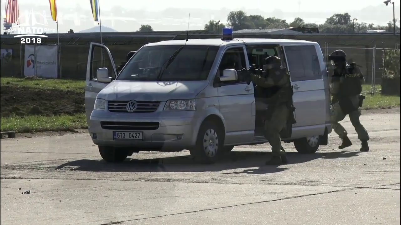 Dny NATO 2018 - osvobození autobusu