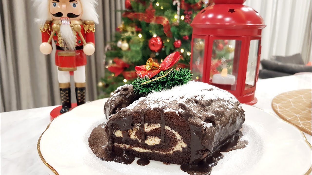 How to Make Christmas Chocolate Yule Log (Buche de Noel)