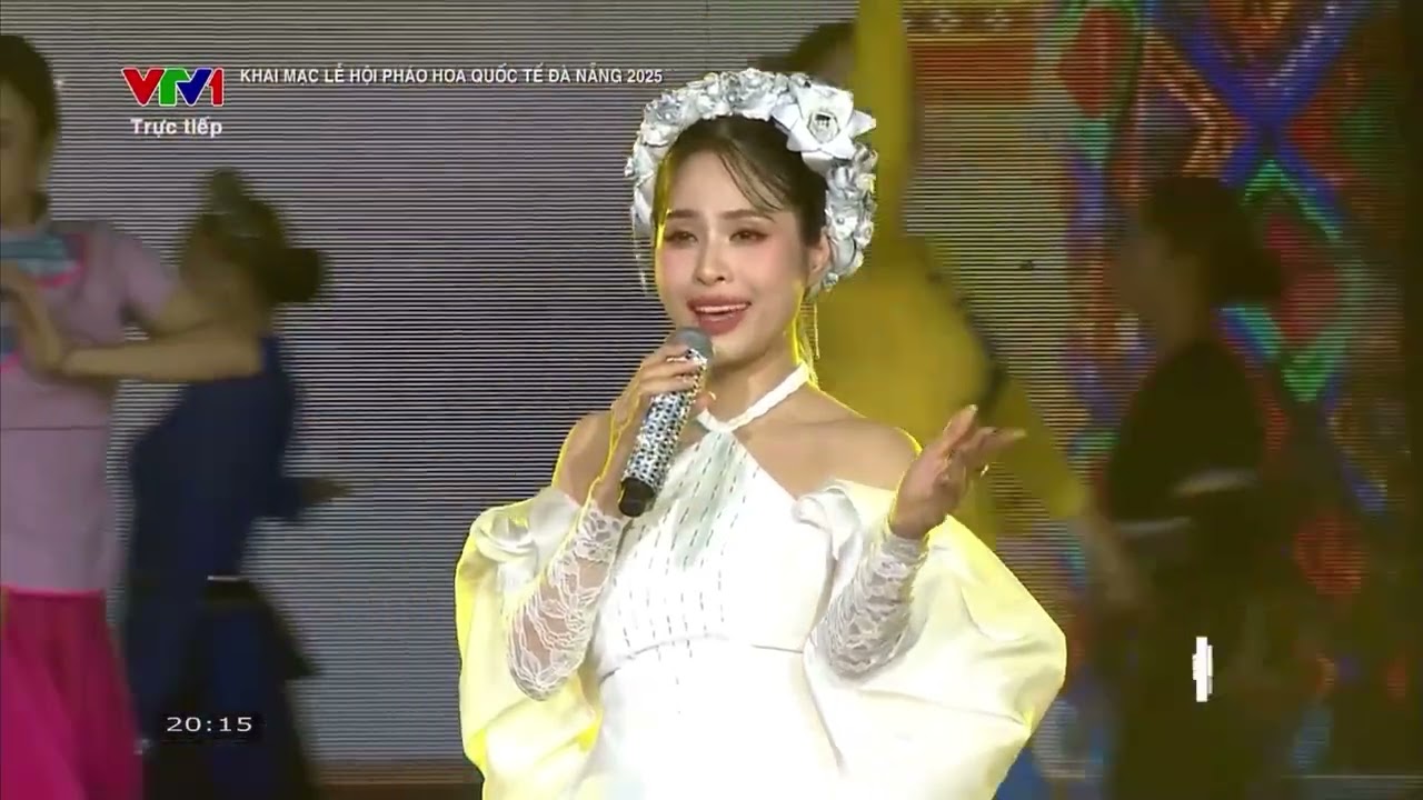 ĐẤT NƯỚC LỜI RU - Tùng Dương, Ca nương Kiều Anh | Lễ hội Pháo hoa Quốc tế Đà Nẵng 2025