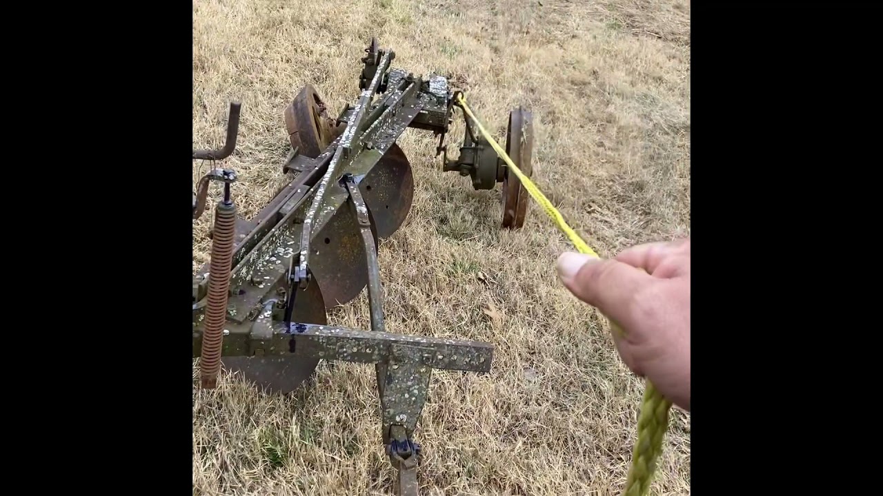 Old John Deere disc plow, first try in 30+ years. Part 1….