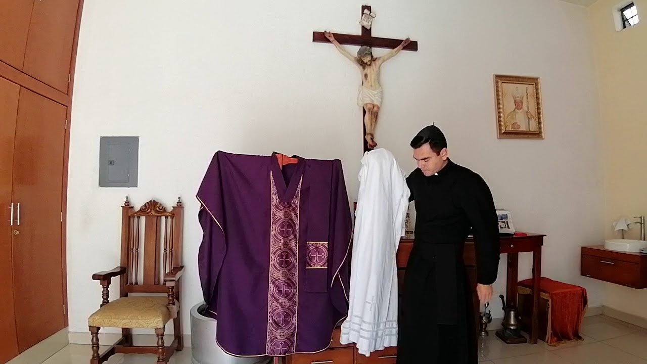 Vestiduras básicas del sacerdote